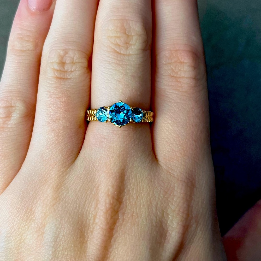 Charmed Aroma | Size 7 Ring